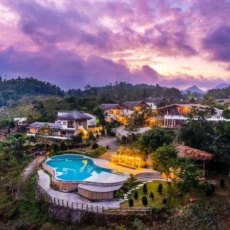 Bakhan Village Resort 마이쩌우 외부 사진
